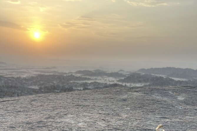 4 Hours Charming Moon Valley Hike Experience in Jeddah - Why Moon Valley feels different from a normal Jeddah outing