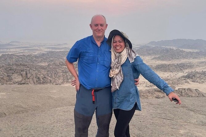 4 Hours Charming Moon Valley Hike Experience in Jeddah - The 30-minute climb to Moon Mountain