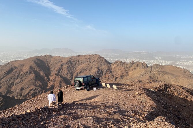 4WD Adventure in Uhud Mountain - Reaching Uhud Mountain by Jeep Wrangler