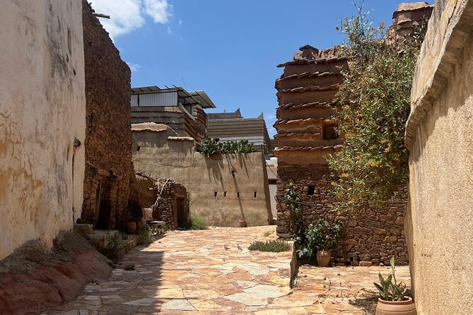 Abha City and AlHabala Full-Day Tour - Fatima Museum brings the local art together