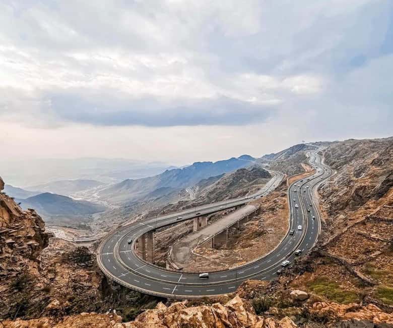 Abha City Tour & Rijal Almaa - Walking into the clouds at El Sahab Park