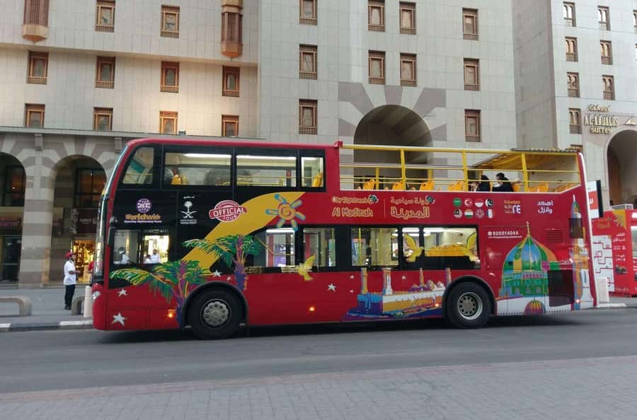 Al Madinah: City Sightseeing Hop-On Hop-Off Bus Tour - Red Route: battlefields, mosques, and the old railway