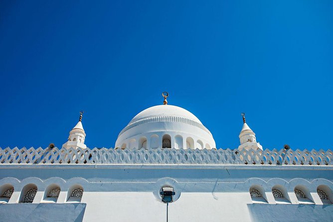 City Sightseeing Al Madinah Hop-On Hop-Off Bus Tour - Stop 3: Al Manakhah Square