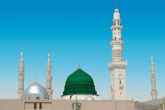 City Sightseeing Al Madinah Hop-On Hop-Off Bus Tour - Stop 2: Al-Baqi Cemetery