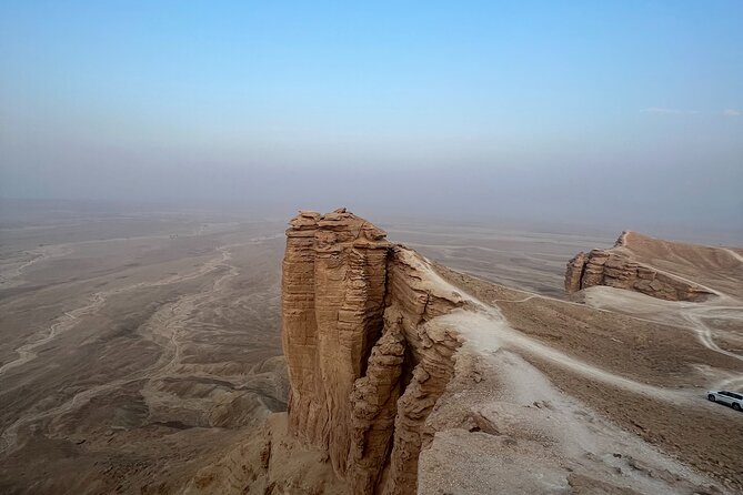 Edge of the World and Huraymila National Park Tour - One hour at the Edge of the World