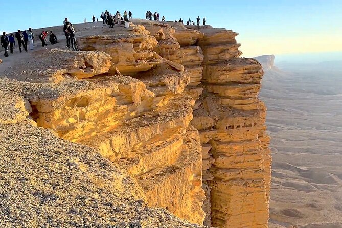 Edge of The World & Deer Reserve Off-road 4x4 Car Tour in Riyadh - An Arabian picnic with coffee and local snacks