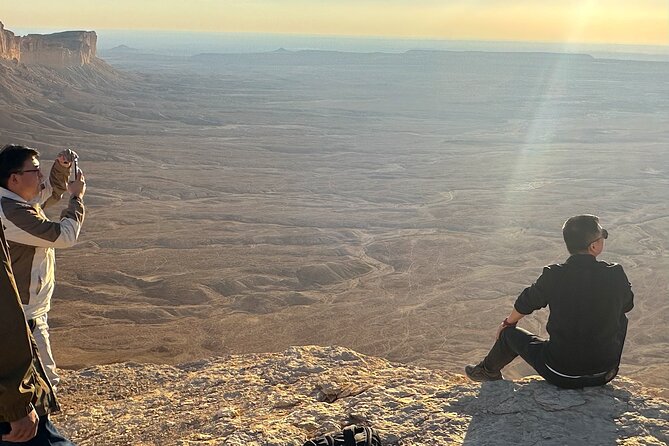 Edge of The World & Deer Reserve Off-road 4x4 Car Tour in Riyadh - What the guides add to the experience