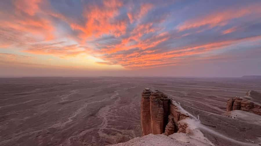 Edge of The World Riyadh,Camel Ride ,Bat Cave Visit & Dinner - Five useful things to know before you book