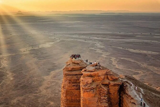 Edge Of The World Trip - What you are really going to see at Jabal Fihrayn