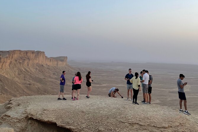 Edge of the World with 4x4 vehicles, sunset Dinner and stargazing - Sunset turns a scenic stop into a full evening