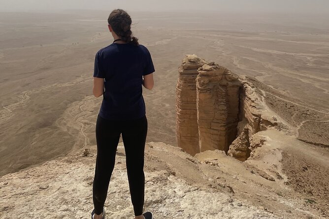 Explore Edge of The World in a Private Trip with Saudi Dinner - What the private format really adds