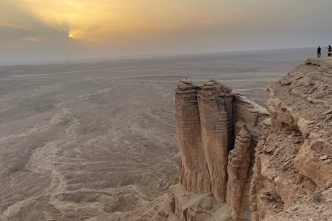 Explore Edge of The World in a Private Trip with Saudi Dinner - Who should book this Riyadh excursion?