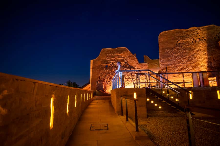 From Riyadh: Diriyah UNESCO Heritage Tour - Driver, guide, and the biggest booking question