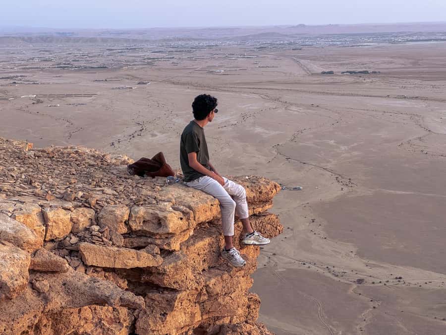 From Riyadh: Edge of the World and Darb Al-Manjoor Adventure - Reaching the Edge of the World