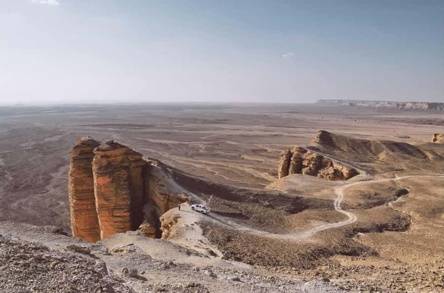 From Riyadh: Tuwaiq Mountains and Najd Plateau Day Trip - Sunset over the Najd plateau