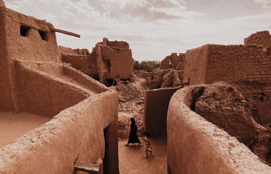 From Riyadh: Ushaiqer Village Highlights Tour with Transfer - The two-hour road from Riyadh