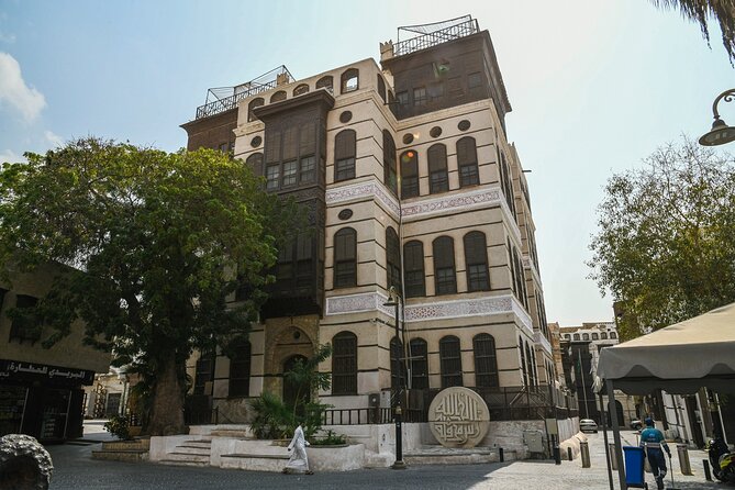 Half Day Jeddah Traditional City Tour - Tayyebat Museum and 2,500 years of Jeddah