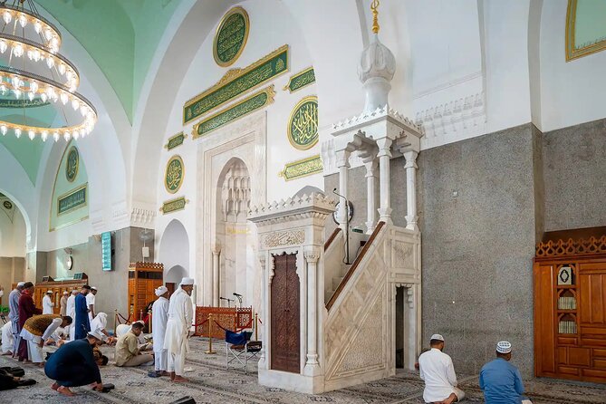 Half - Day Tour in Prophet Mohammed City - What the guide and driver add
