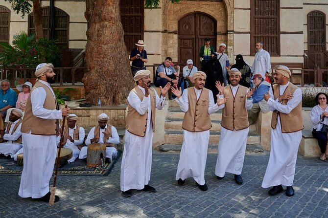 Historical & Heritage Tour in Jeddah Al Balad - A café break with local flavor