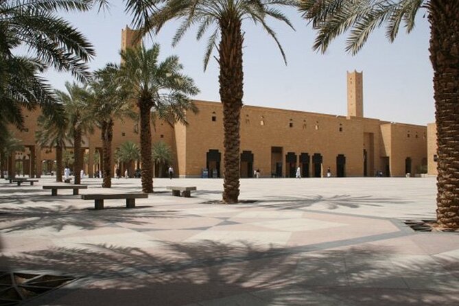 Historical Riyadh Self-Guided Audio Walking Tour - Starting at Al Masmak Fortress and the 1902 turning point