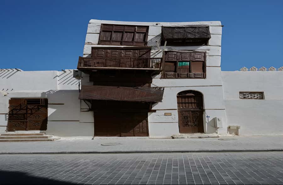 Jeddah: Al-Balad Old Town Historical City Guided Tour - Historic houses and museums with stories inside