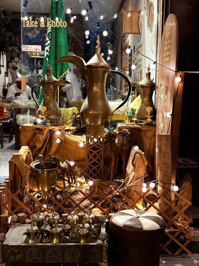 Jeddah: Al-Balad Old Town Historical City Guided Tour - Souq Al Alawi and time to browse