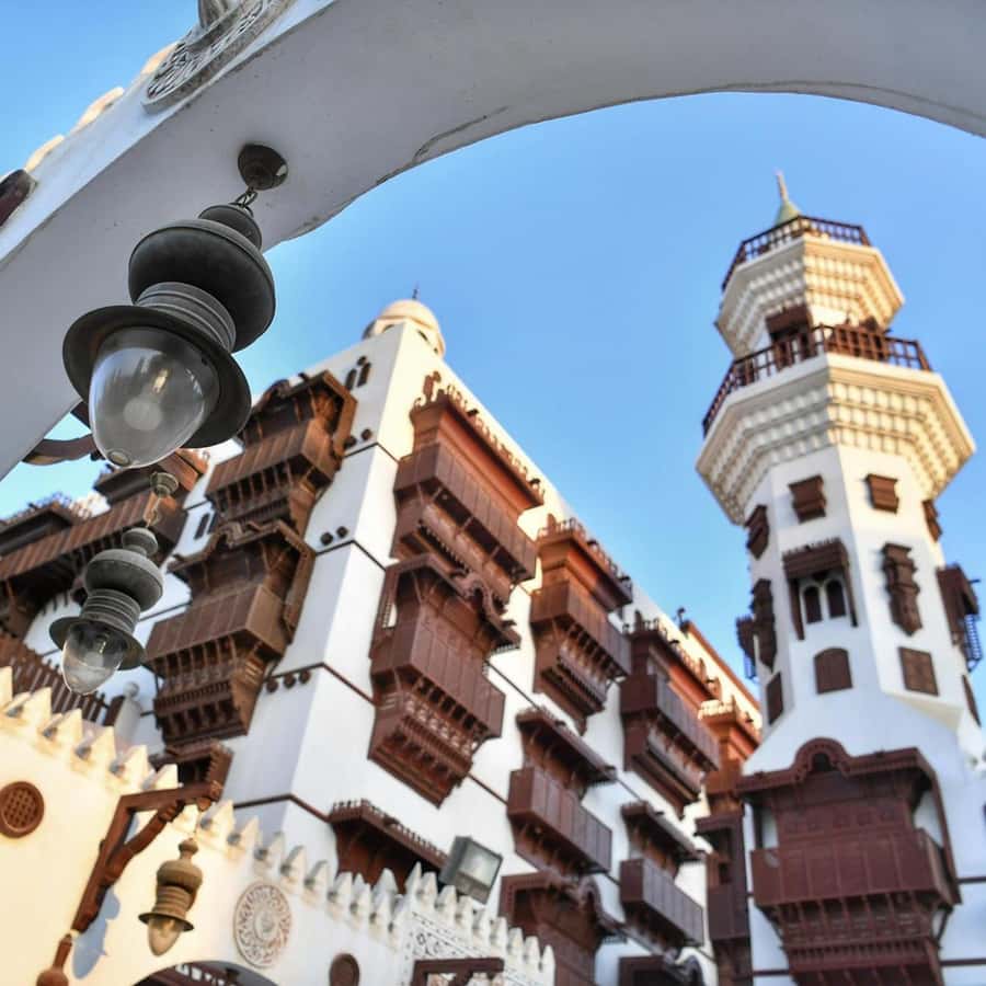 Jeddah: Al-Balad Old Town Tour with Guide - Souq Al Jami and the old city gates