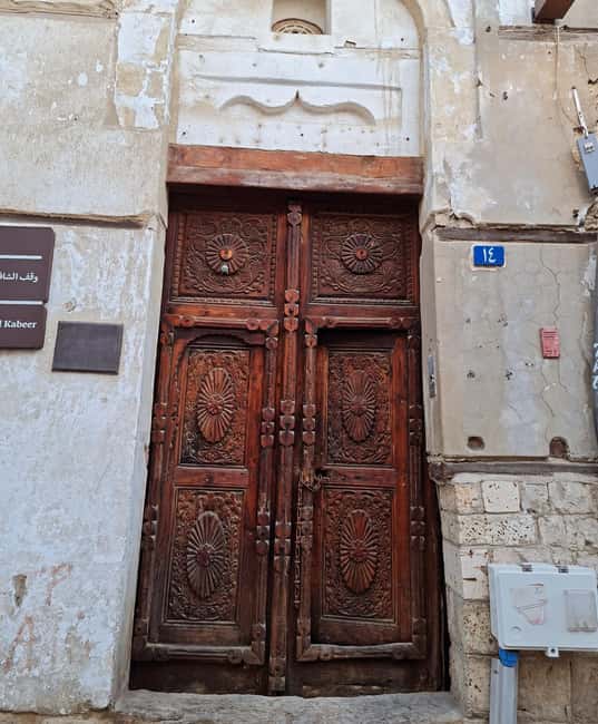 Jeddah: City tour include old Jeddah OR Safari - Two sides of Jeddah in one private day