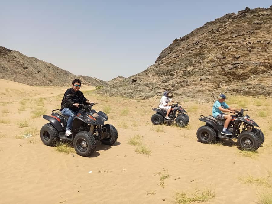 Jeddah Desert Safari: Quad Biking, Camel Farm & Sunset Views - Finding the best desert light