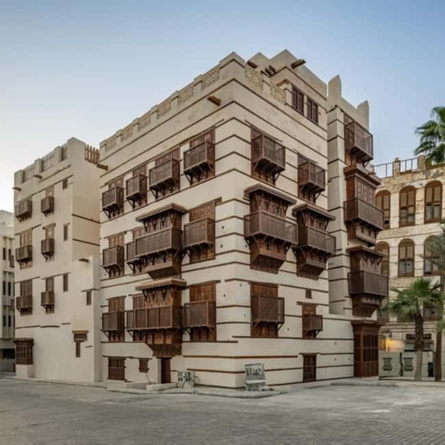 Jeddah: Guided Tour of the Old City Al-balad - Jeddah Waterfront, sculptures, and the modern city