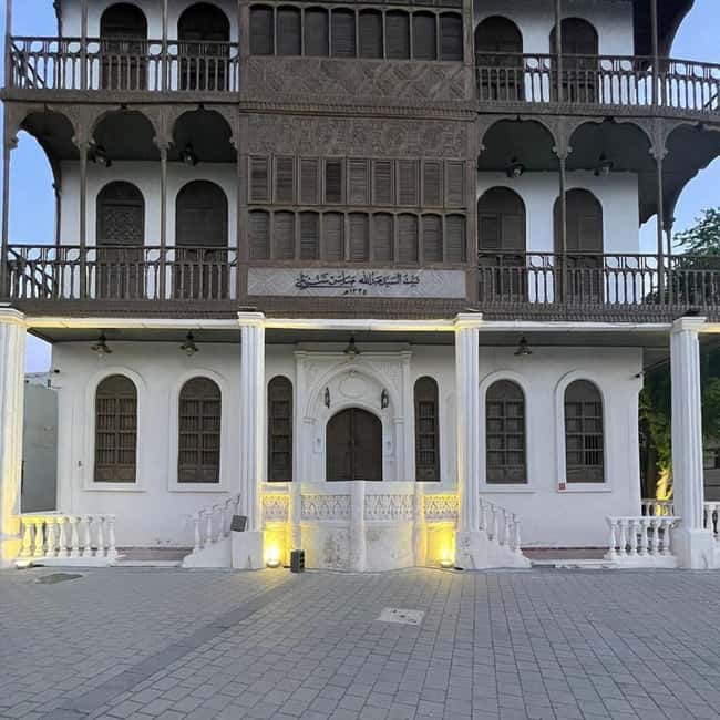 Jeddah: Guided Tour of the Old City Al-balad - Timing, heat, clothing, and practical comfort