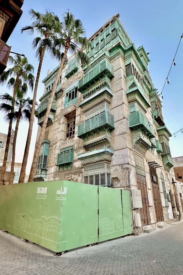 Jeddah: Historic District Tour by a Local licensed Guide - Starting at Bab Alfurdhah and entering old Jeddah