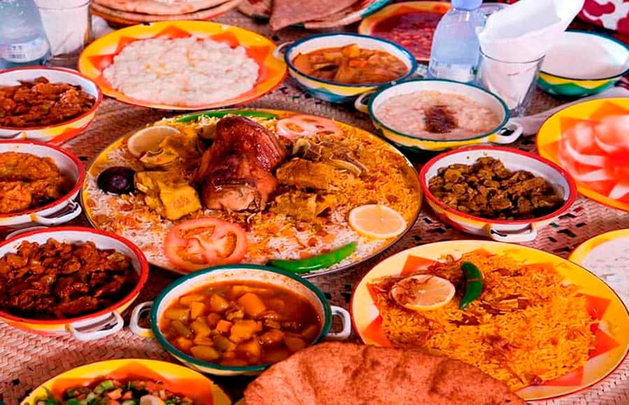 Jeddah: Jeddah Heritage Chronicles Tour with optional lunch - Transport, Pickup, and Guide Quality