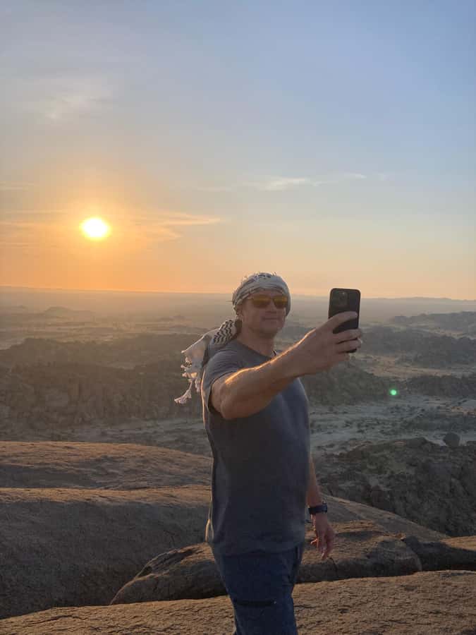 Jeddah: Moon Mountain Guided Hiking Tour with Snacks - Should you book Moon Mountain?