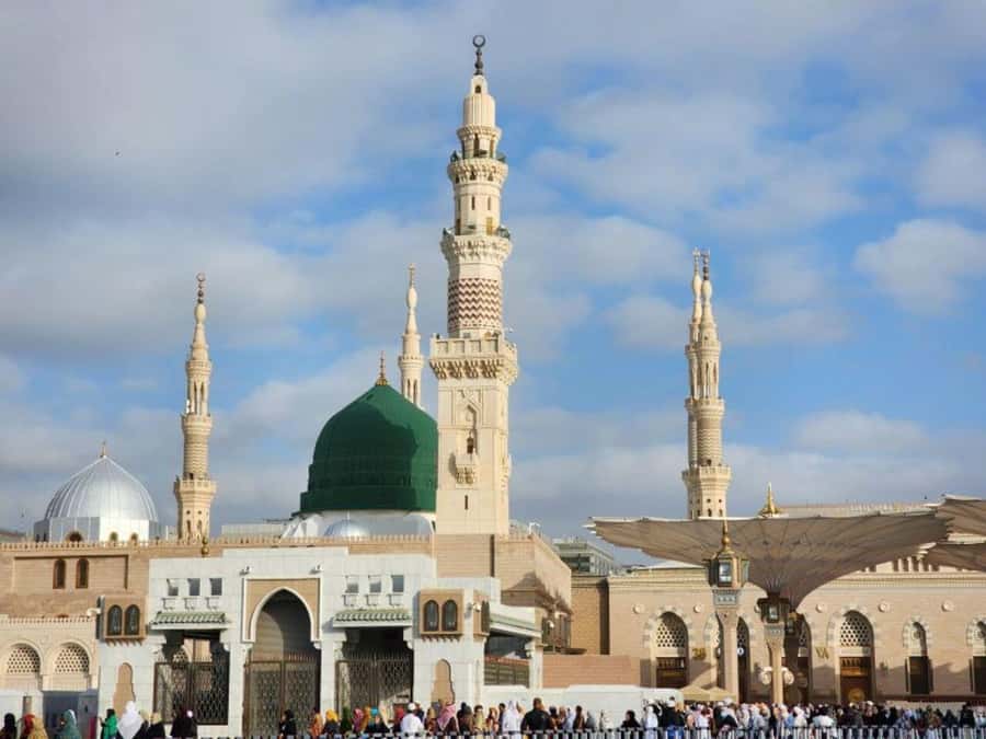 Medina Ziyarats ( Visit Holy Places) - Starting at Masjed Quba