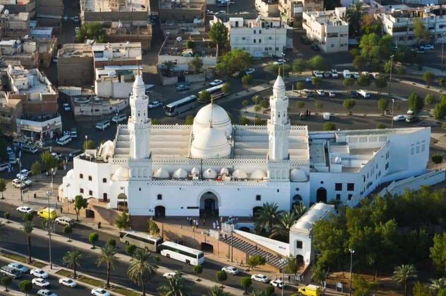 Medina Ziyarats ( Visit Holy Places) - Uhud Mountain and the meaning of the stop