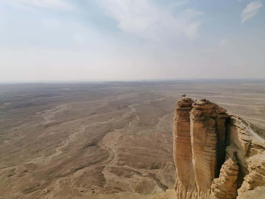 Riyadh Edge of The World and Bat Cave Visit by Bus - Sunset, Dinner, and the Night Sky