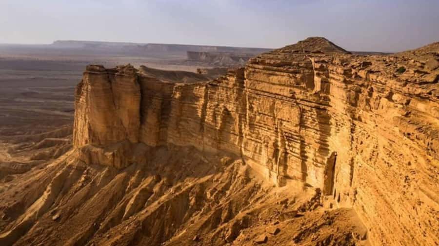 Riyadh Edge of The World and Bat Cave Visit by Bus - Who Will Enjoy This Desert Outing