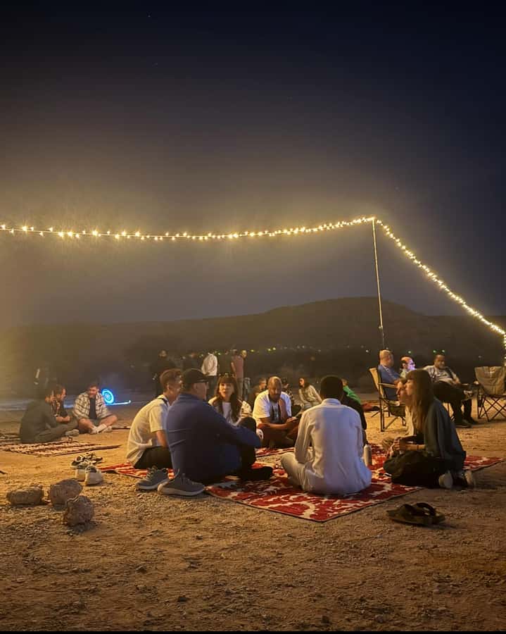 Riyadh: Edge Of The World, camels &Stargazing with 4x4 - The 1.5-hour hike and photo stops