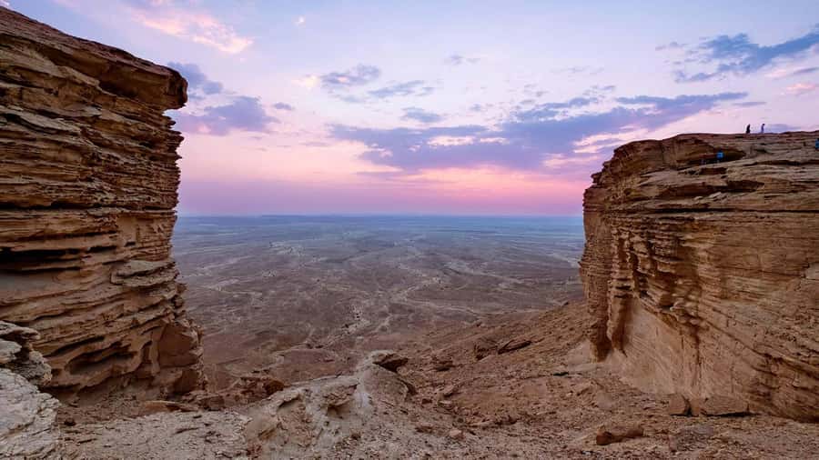 Riyadh: Edge of the World Private Guided Tour with dinner - Who Will Enjoy This Tour Most