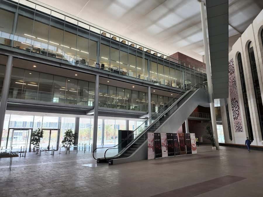 Riyadh: King Fahad National Library Guided Tour - Meeting the guide at 6757 King Fahd Road