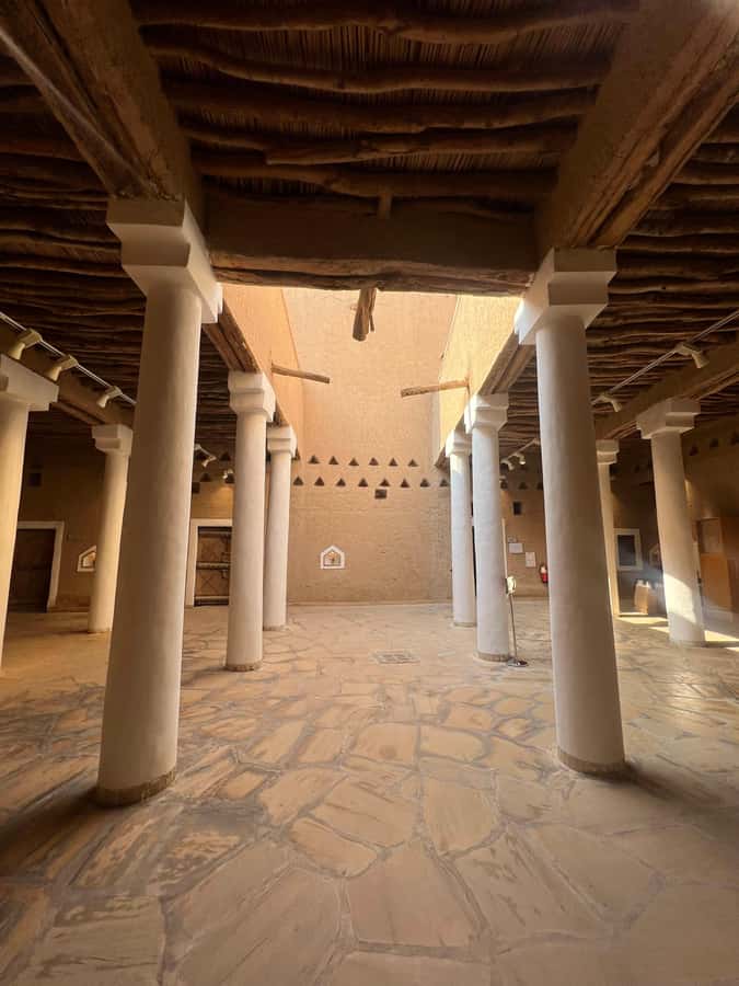 Riyadh: Masmak Fort, Souq AlZal, and Murabba Palace Tour - Souq AlZal and the objects of old Riyadh