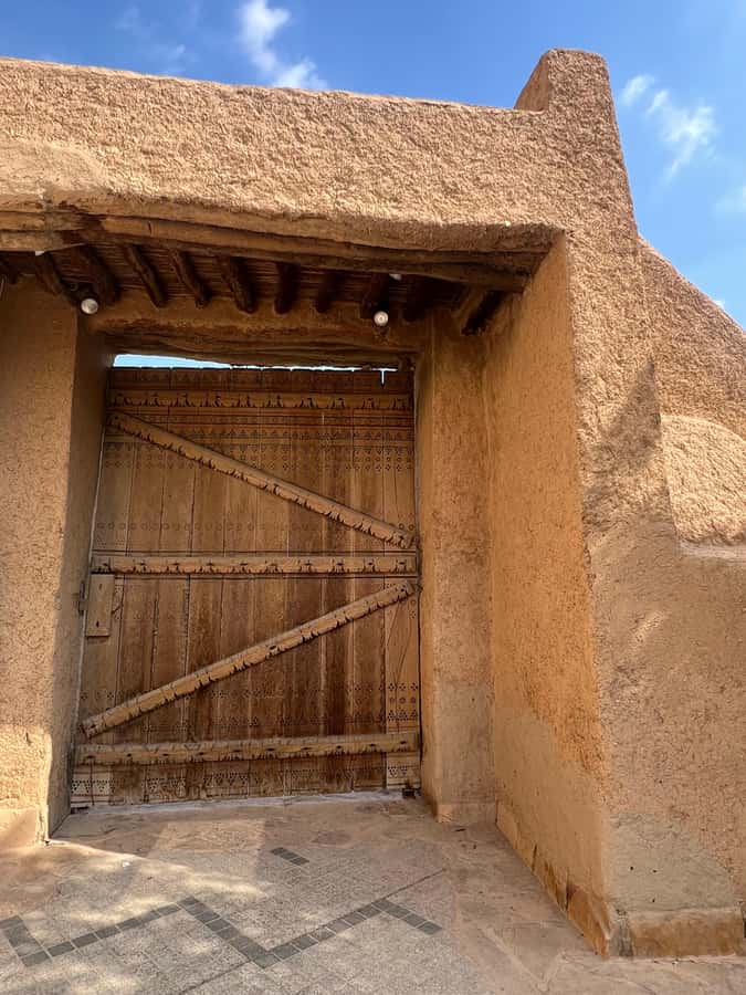 Riyadh: Masmak Fort, Souq AlZal, and Murabba Palace Tour - Najdi Village and the final taste of the day