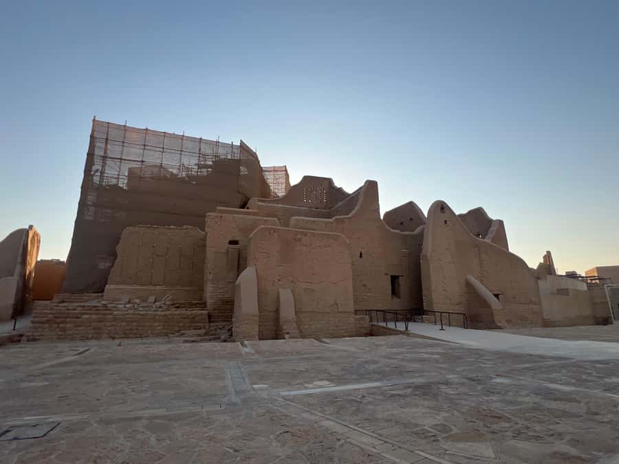Riyadh: Masmak Fort, Souq AlZal, and Murabba Palace Tour - Masmak Fort and the turning point in Riyadh