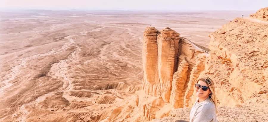 Riyadh: Private Edge of the World & Camel Trail with Lunch - The 120-kilometer road trip from Riyadh