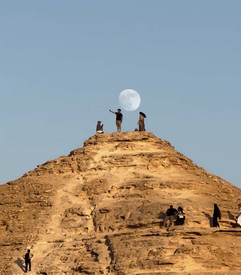 Riyadh Sunset Edge of the World & Deer Reserve 4WD Adventure - Group size, guides, and the overall pace
