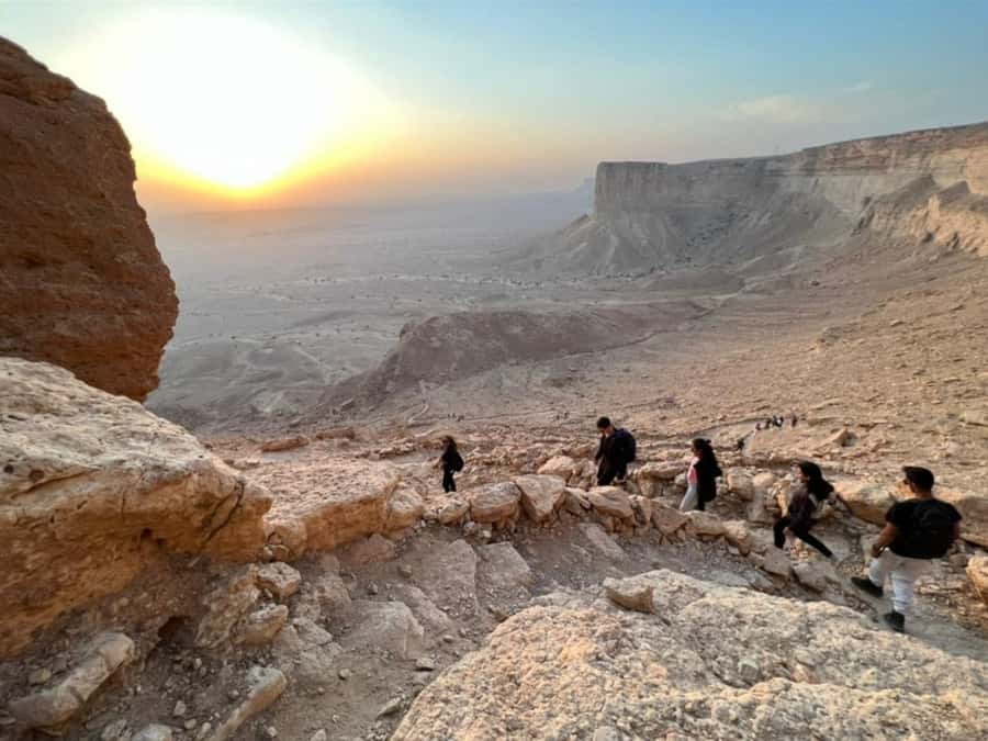Riyadh: Trip to Edge of the World - Why the Cliffs Are Worth the Ride